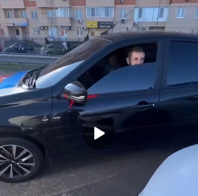 В Краснодаре гости свадьбы устроили стрельбу под окнами многоэтажки. Cкорая, ехавшая на вызов, была вынуждена ждать 15 минут