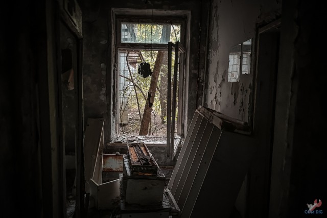 Детство, украденное мирным атомом. Заброшенный с 1986 года детский сад в Припяти