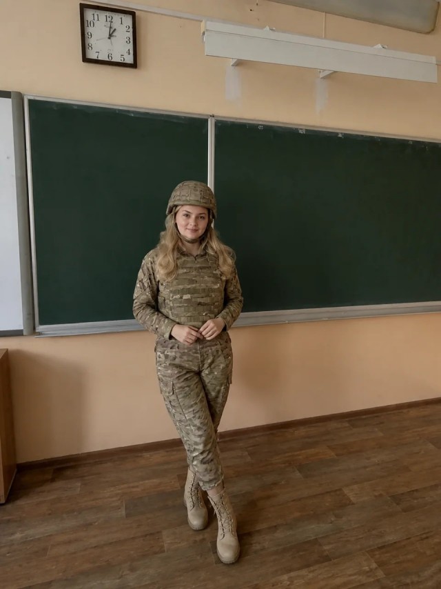 Учительница попросила  отредактировать фотографию