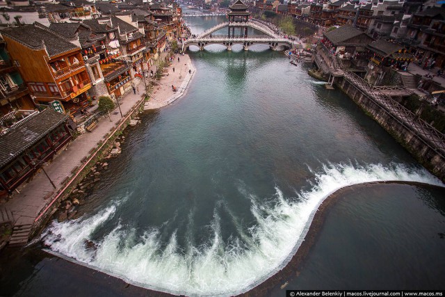 Пора завязывать с туристическими городами…