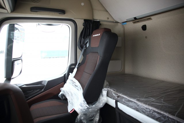 КАМАЗ пятого поколения: первая машина покинула конвейер