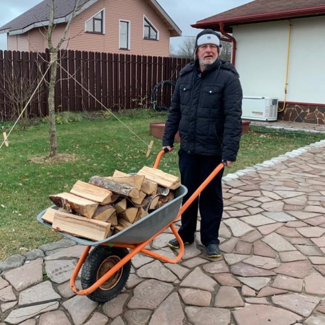 Дровишки в баню или "Гоблин" Пучков попал на фотожабу