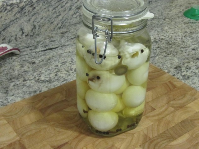 Маринованные яйца.