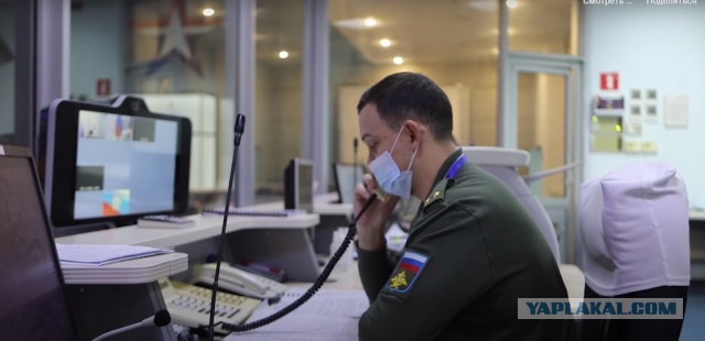 Втыкаешь так в телефон на работе...
