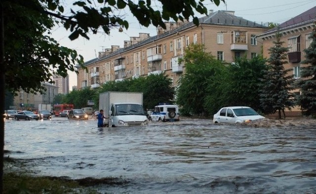 В Госдуме после крушения поезда в Волгоградской области предложили строить платные железнодорожные путепроводы