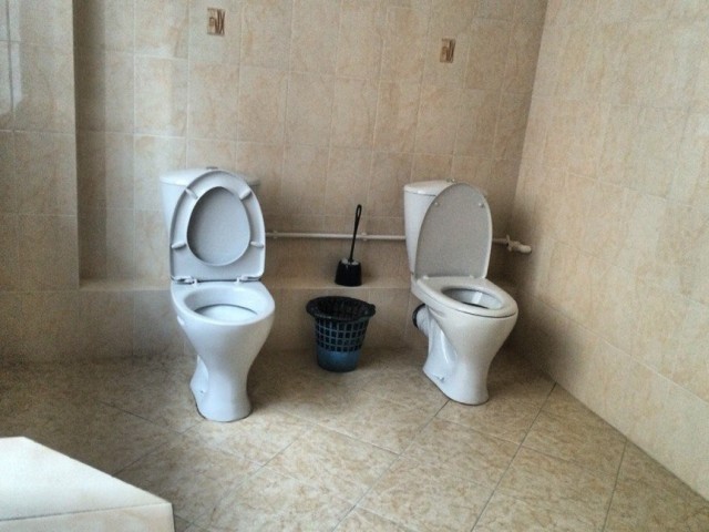 Женский туалет в аэропорту Лиссабона