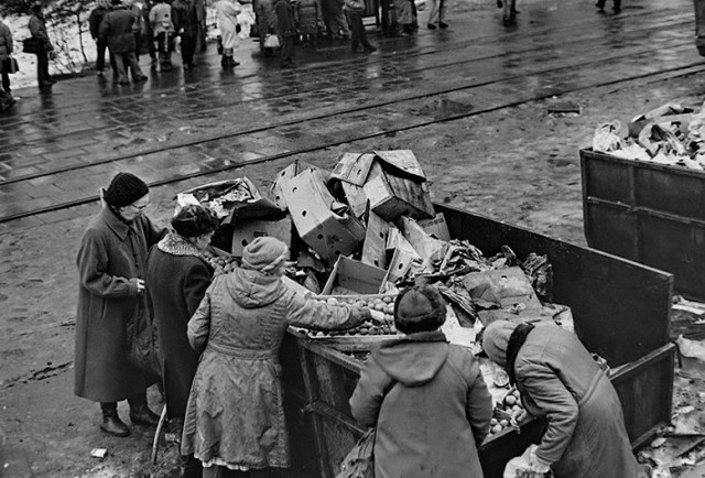 1993 год России в фотографиях: генерал Руцкой, бомбилы и новые русские