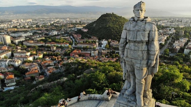 Болгарский депутат: Власти не смогут снести памятник «Алеше», его защищает народ