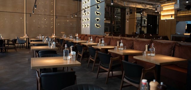 В Москве на 2 месяца закрыли популярный мясной ресторан «The Бык» около метро «Белорусская», сообщили в Роспотребнадзоре.