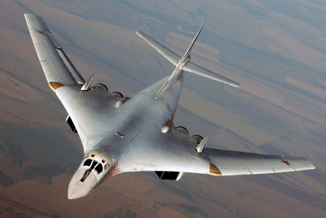 Самолет - Антонов Ан124 и Ил-76 "Волга-Днепр" Ил-76 из Лондона