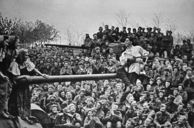 Великая Отечественная в фотографиях-16