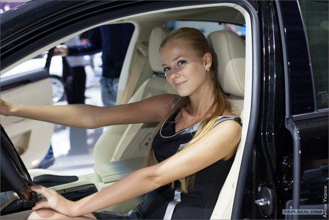 Девушки на ММАС 2012