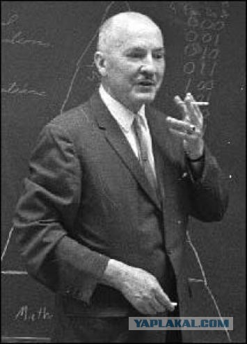 Сегодня день  рождения-Роберта Хайнлайна