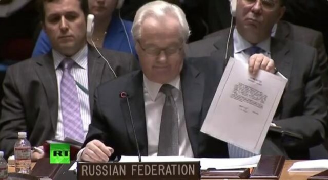Лавров в день рождения надел футболку с «пугающей» подписью