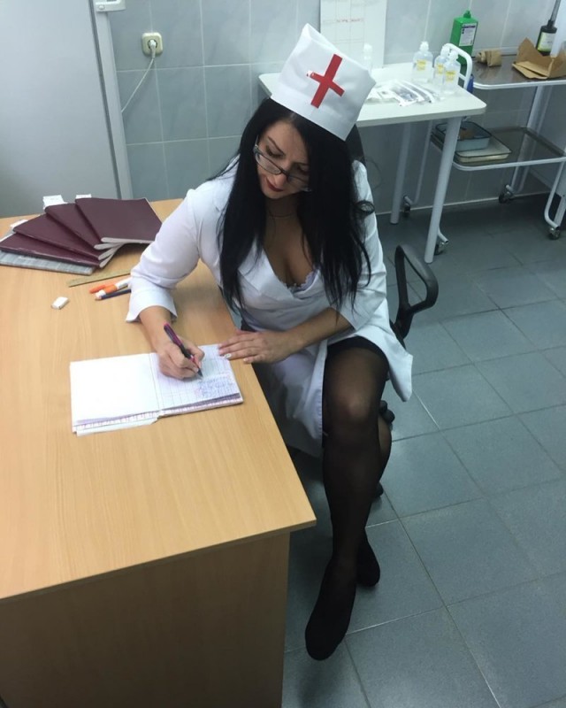 Они могли бы ходить по подиуму, но работают в больнице