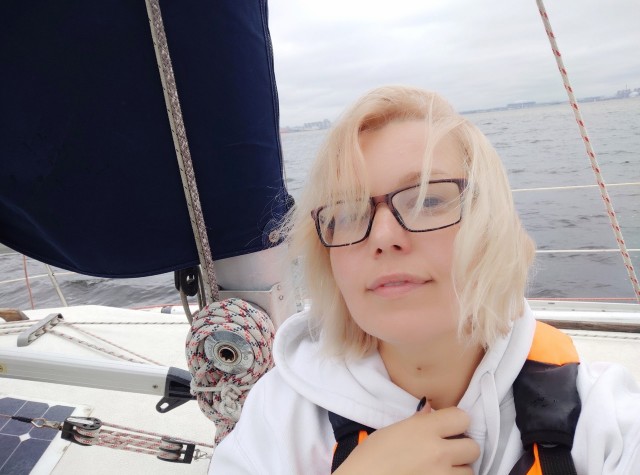 Вопрос к женщинам. Профессия мужа важна для жён? Или важнее его доходы?