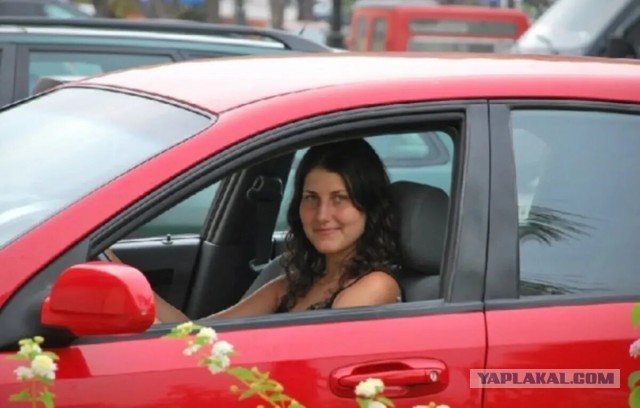 А вы задумывались кто такая Полина Лурье? И откуда у нее 112 миллионов на квартиру?