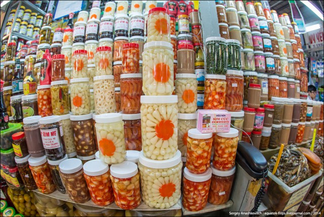 Продуктовый рынок в Сайгоне