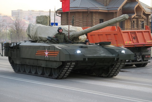 Проход техники. Москва, Тверская 29 апреля