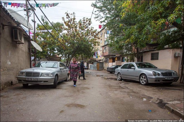 Добро пожаловать в Ад. Как живут в Баку беженцы из Карабаха