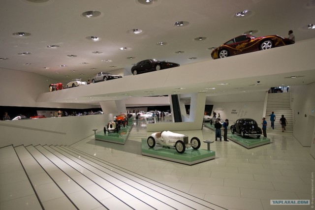 Музей скорости и изящества в Штутгарте