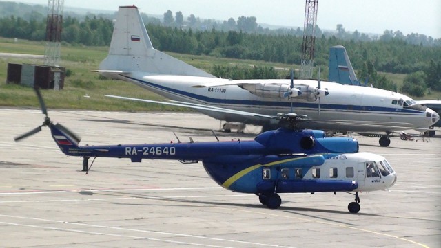 Вертолет Ми-8 упал на одну из улиц Хабаровска