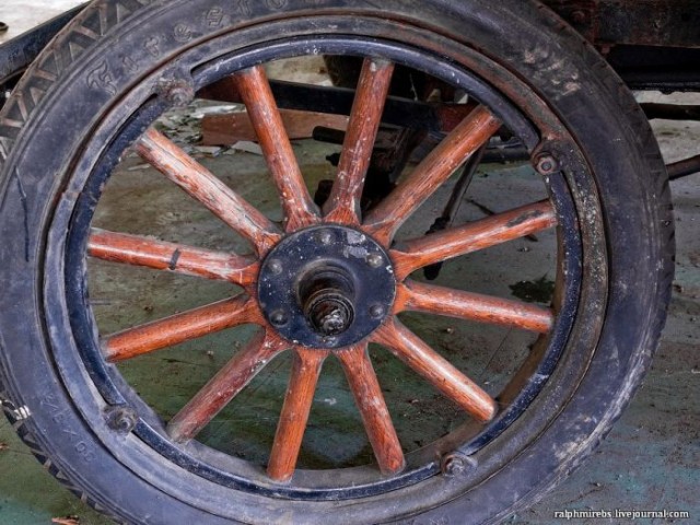Раритетный автохлам: Заброшенный автомузей Японии