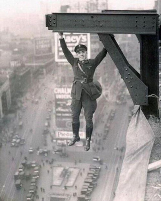 История в фотографиях