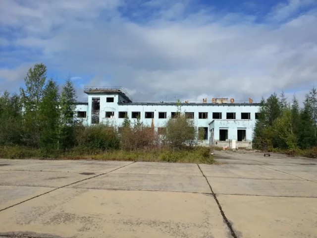 Заброшенные самолёты и аэропорты