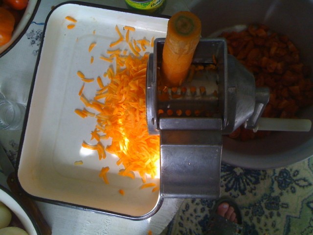 Капуста International, Наступила осень, отцвела капуста...