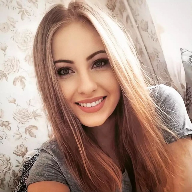 Девушки разные, последняя пятница лета!