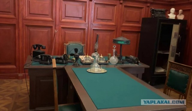 Угадайте по фоткам, кем я работаю?