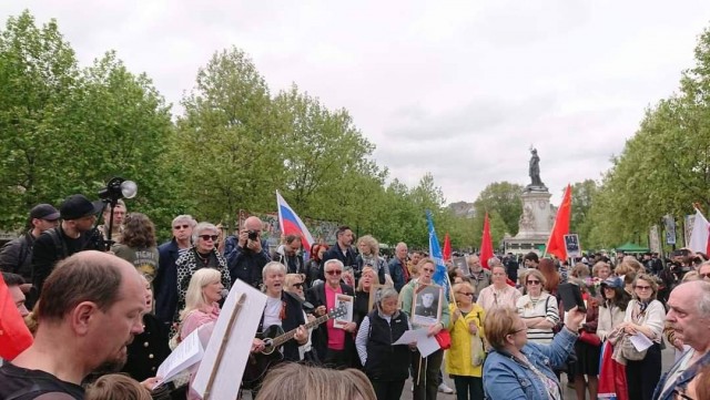 Бессмертный полк шагает по планете.