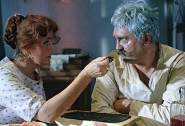 Водка настоящая, а икра из охотничьей дроби: Как снимали застолья в 8 популярных советских фильмах