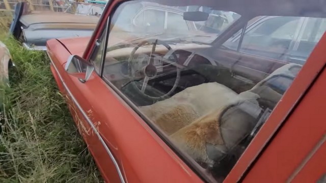 Таинственное кладбище автомобилей в горах Монтаны