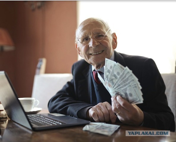 За 6 дней пенсионер перевел телефонным аферистам более 82,8 млн рублей