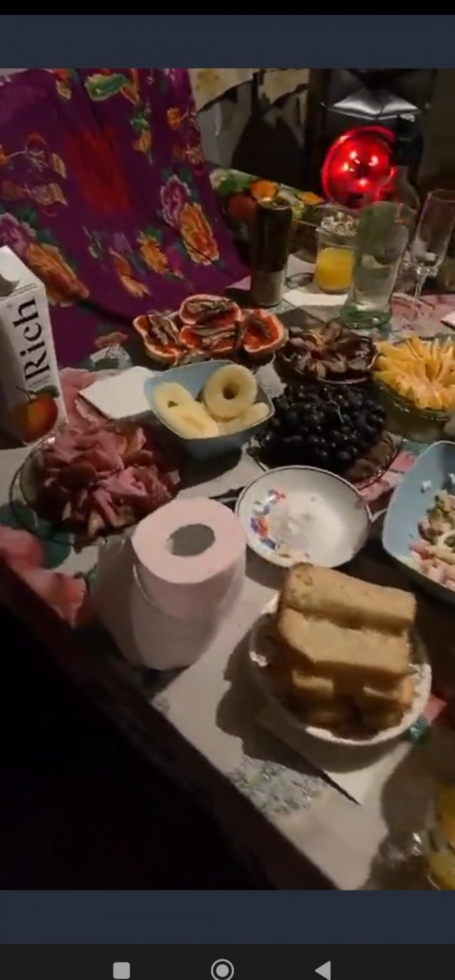 Стол накрыт