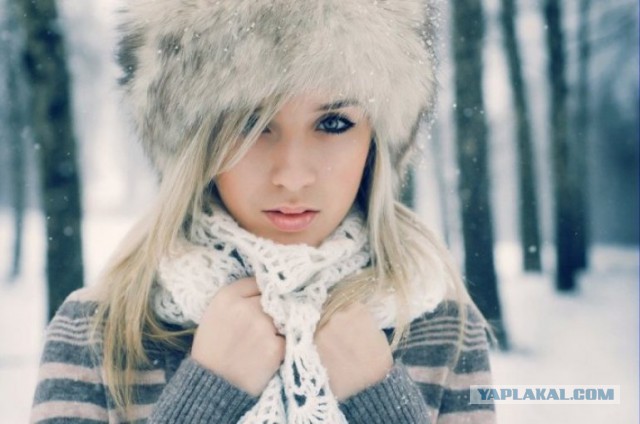 Зимой девушки особенно красивы!