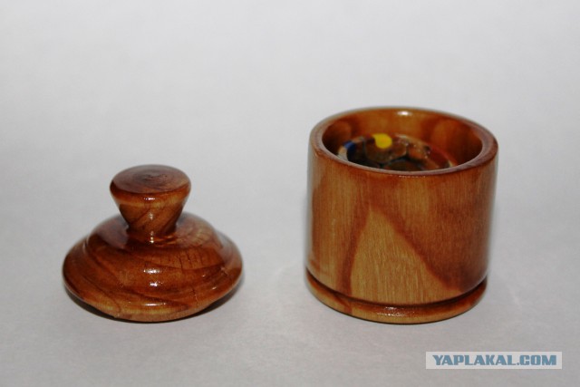 Кольцо из цветных карандашей