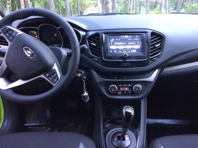 Интерьер универсала Lada Vesta SW рассекретили до премьеры