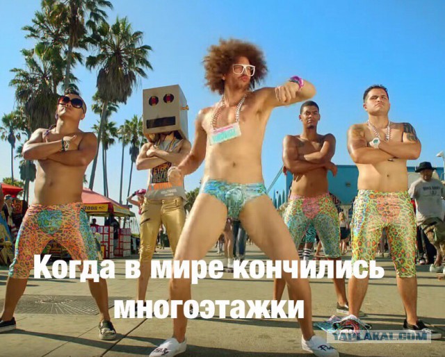 В Якутии агрессивный мужчина распилил болгаркой детскую площадку.