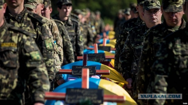 Удар был нанесен по ЖД станции Дружковки в тот момент, когда там разгружали две установки HIMARS, 4 установки Vampire и боеприпа