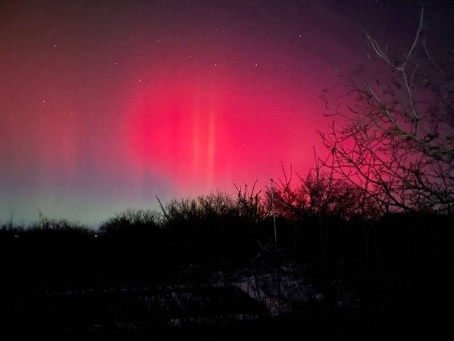 Северное сияние наблюдают жители большинства регионов России