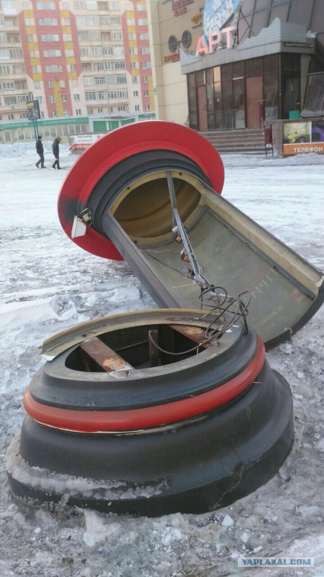 В аэропорту Норильска ветром снесло Boeing