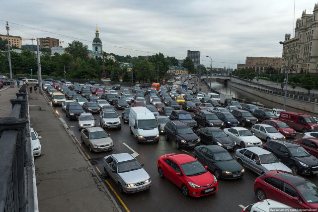 Названа средняя зарплата москвичей 