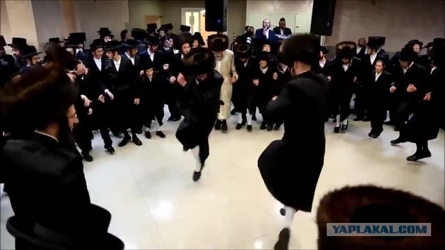 Братская могила.