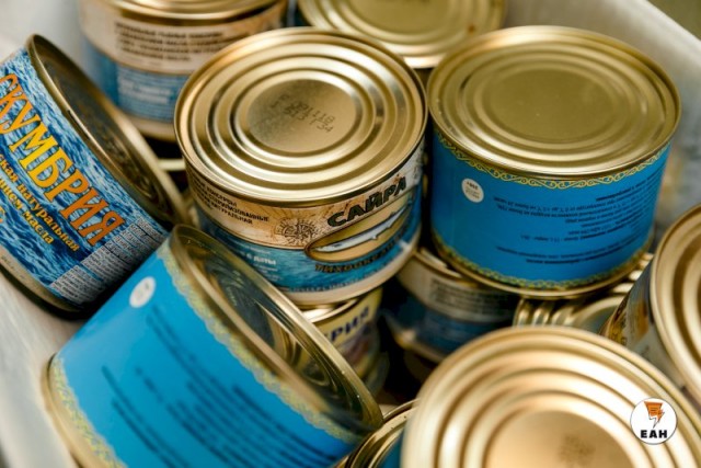 Более 300 тонн поддельных консервов обнаружены в екатеринбургских магазинах