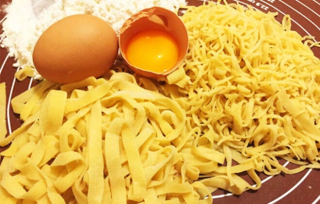 Приготовление домашней лапши 3 способа/Cooking homemade noodles 3 ways - YouTube