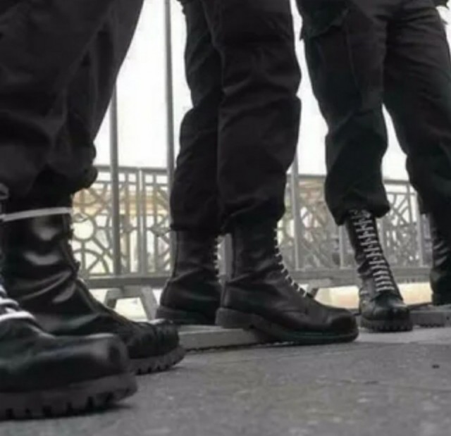Кавказцы запинали русского парня