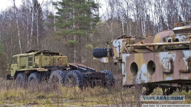 Вечный ремонт. Заброшенная военная техника.